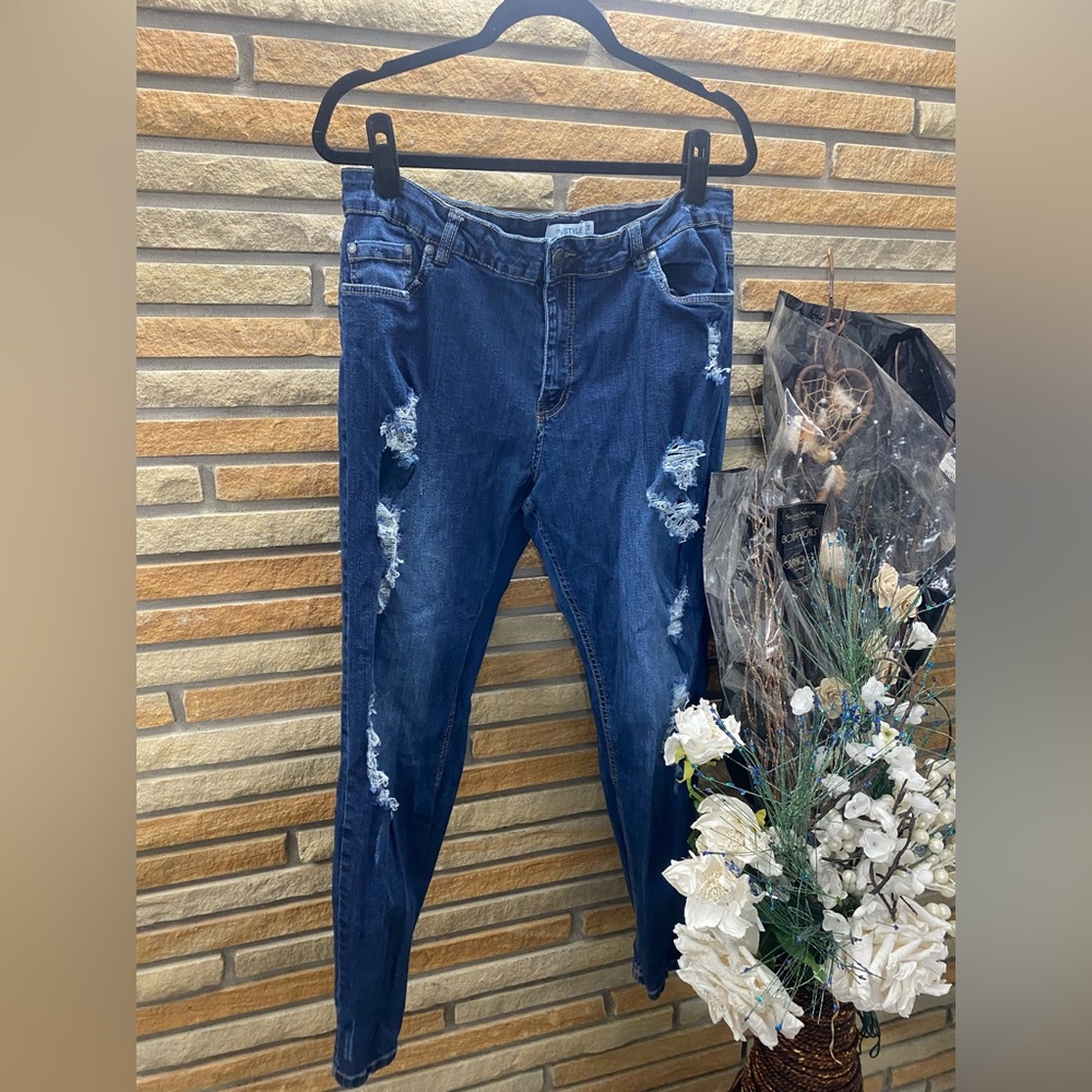 Size 14 distressed skinny leg jeans